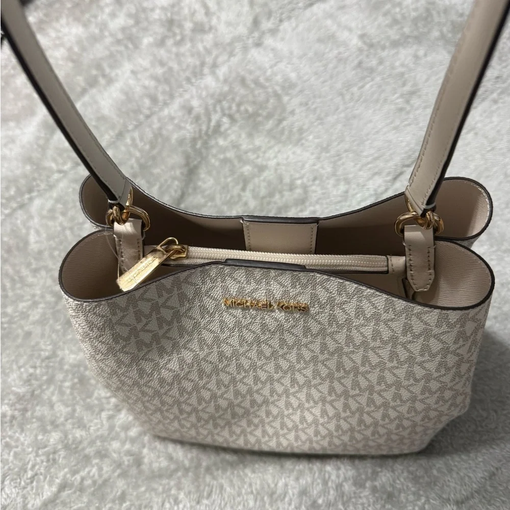 Michael Kors Women's Signature Logo Tote and Zip Wallet Set in Vanilla/Acorn